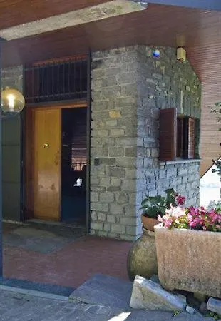 Sleeps 6 Pool Villa Bellagio